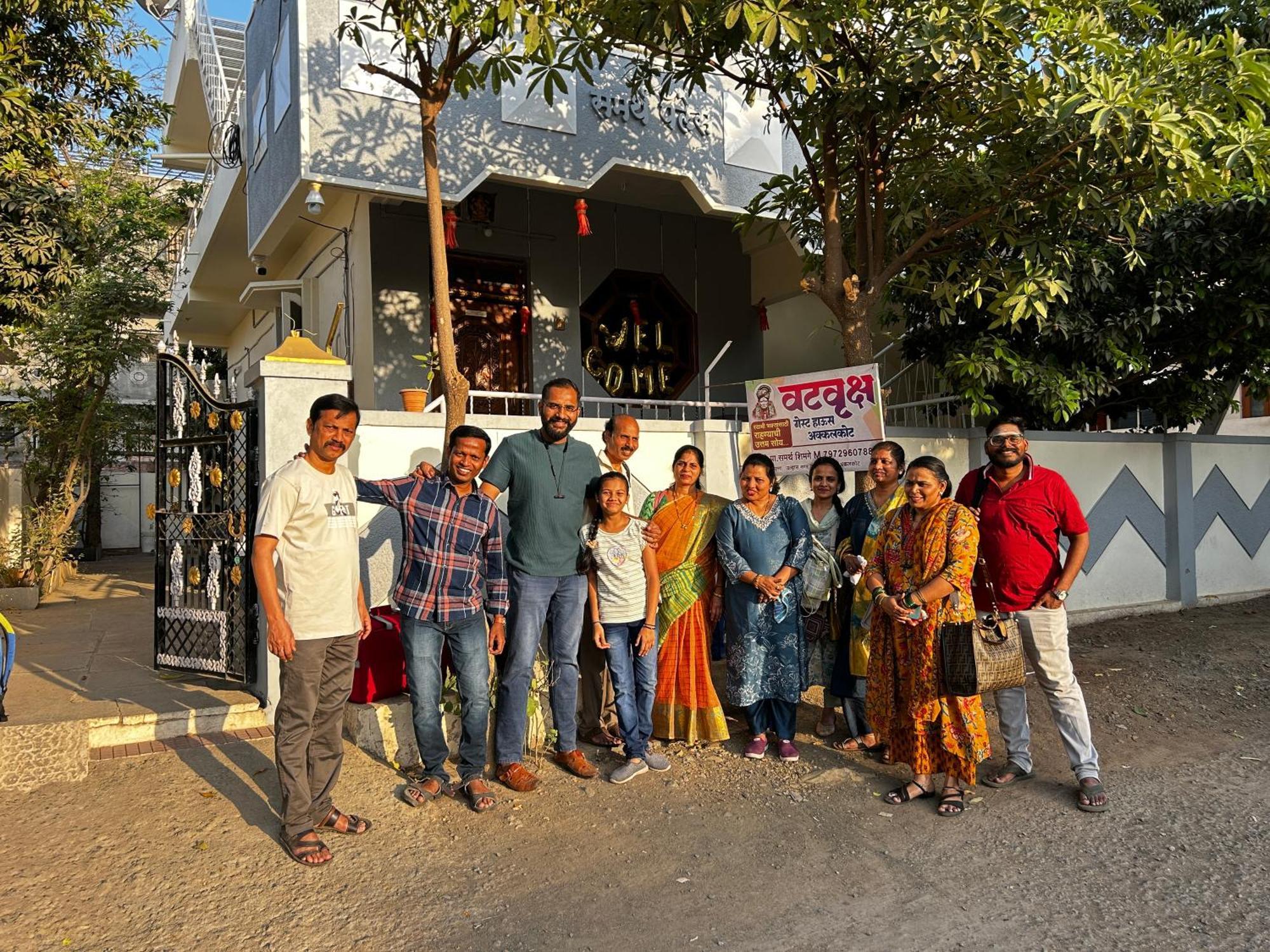 Vatavriksha Guest House,Akkalkot Akalkot Exteriör bild