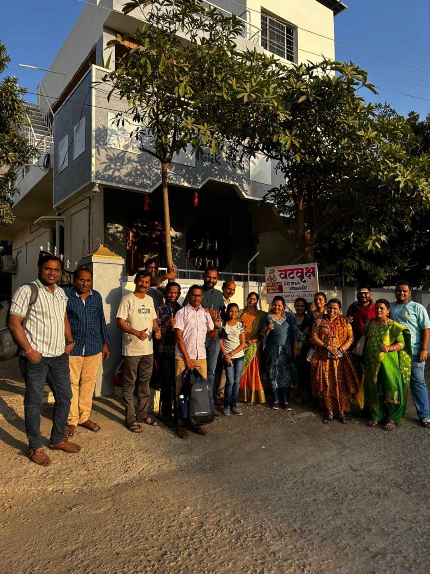 Vatavriksha Guest House,Akkalkot Akalkot Exteriör bild